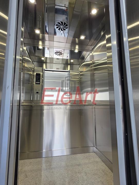 Cabina revestida em aço inox 304